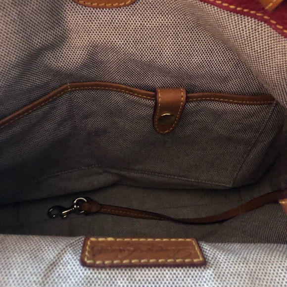 Dooney & Bourke Red Large Handbag with matching Makeup Bag - Picture 6 of 14